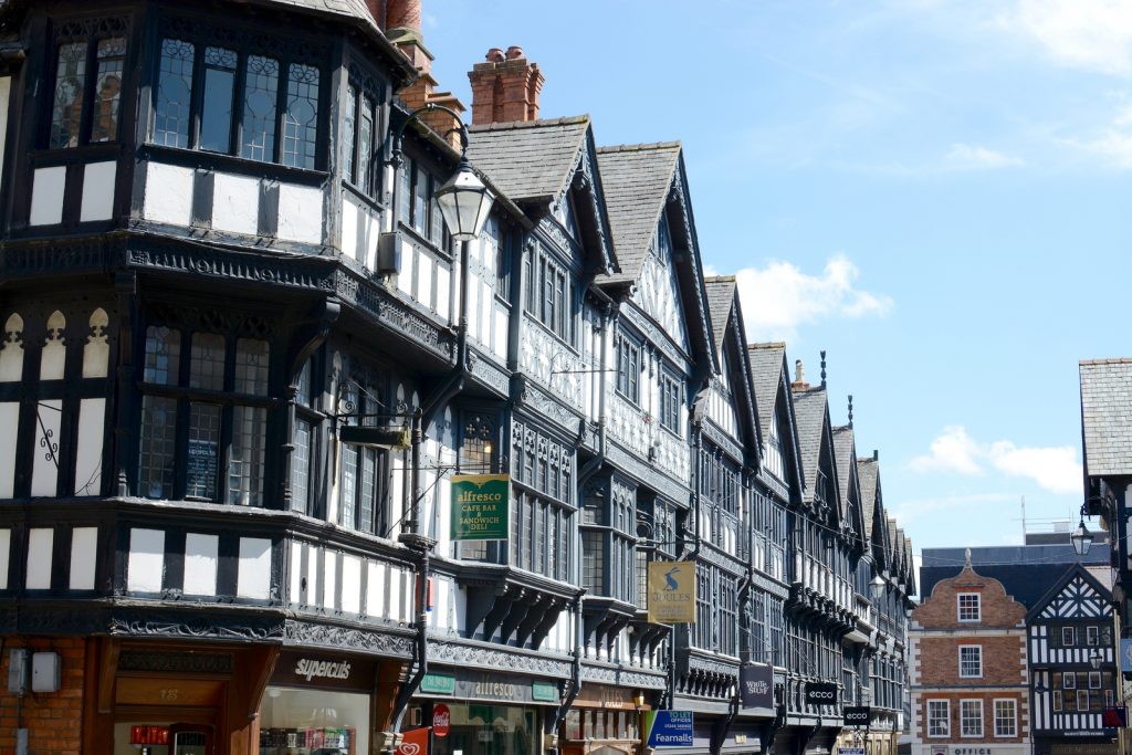  View of St. Werburgh Street next to Chester cathedral, Chester city centre, Cheshire, UK