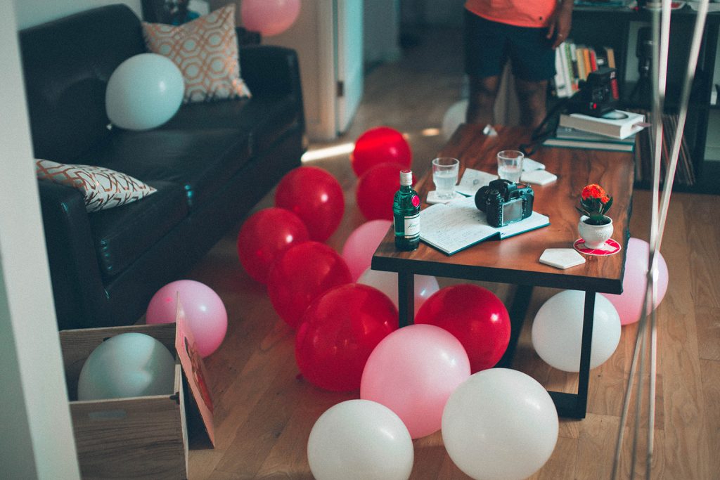 How To Throw The Perfect Housewarming Party Carman Friend